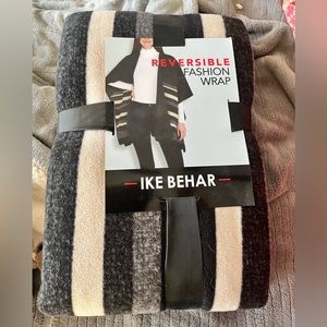 New in Packaging! Women’s Wrap